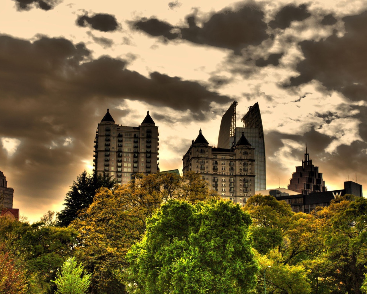 Город строится