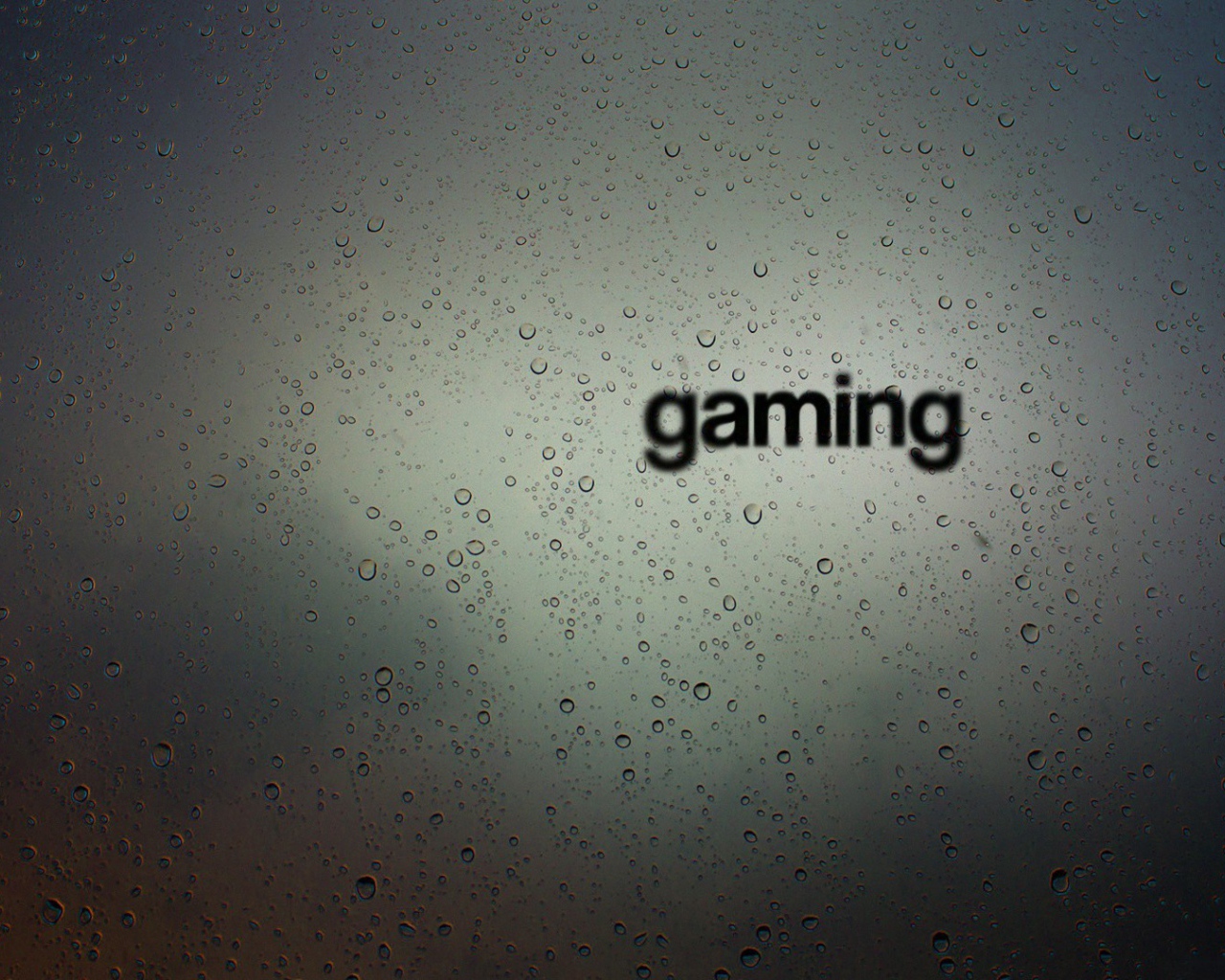 Капли на стекле с надписью