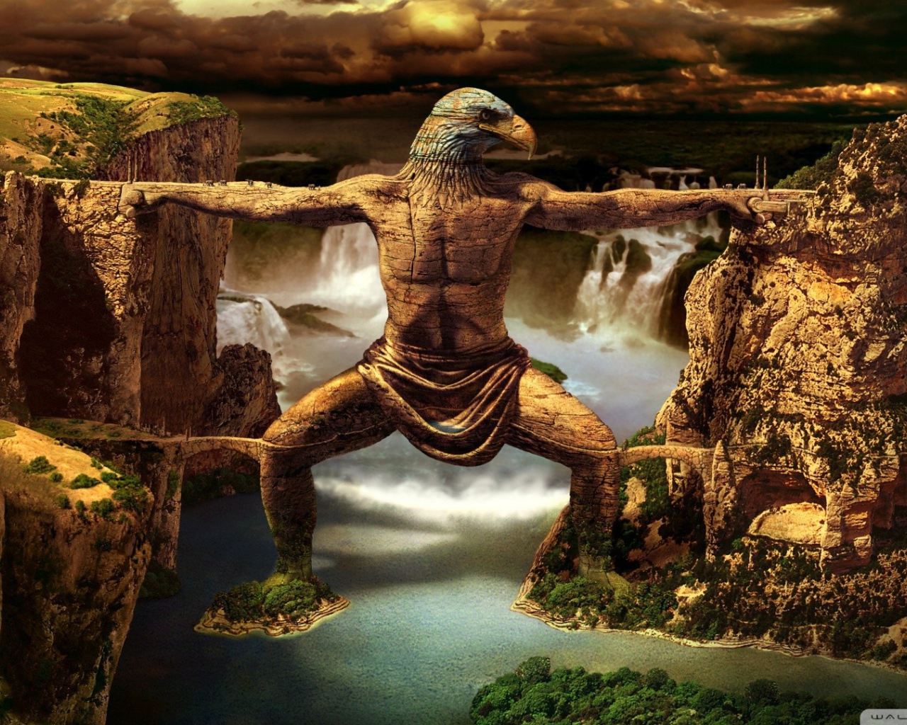 Мост в виде статуи