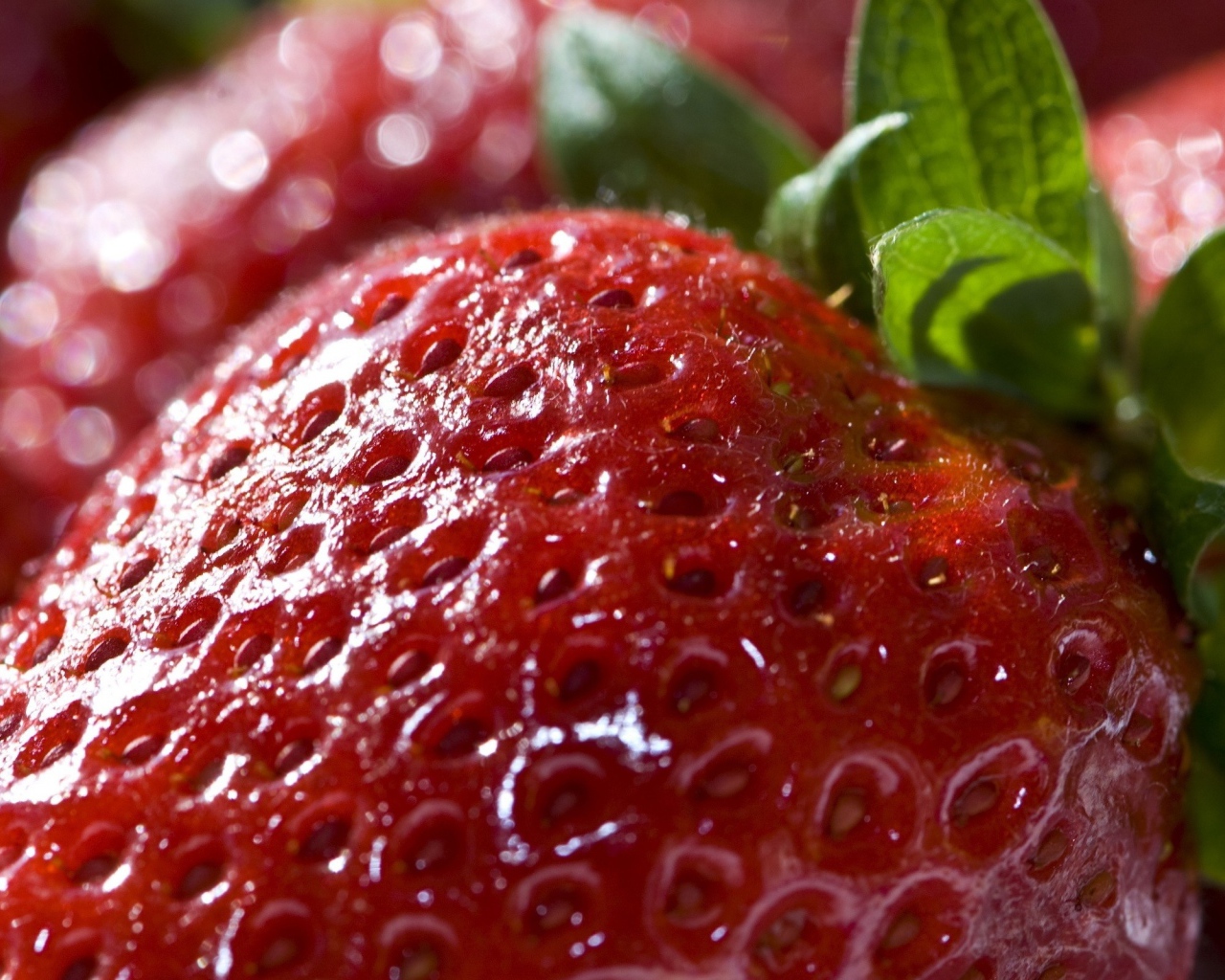 Большая клубника