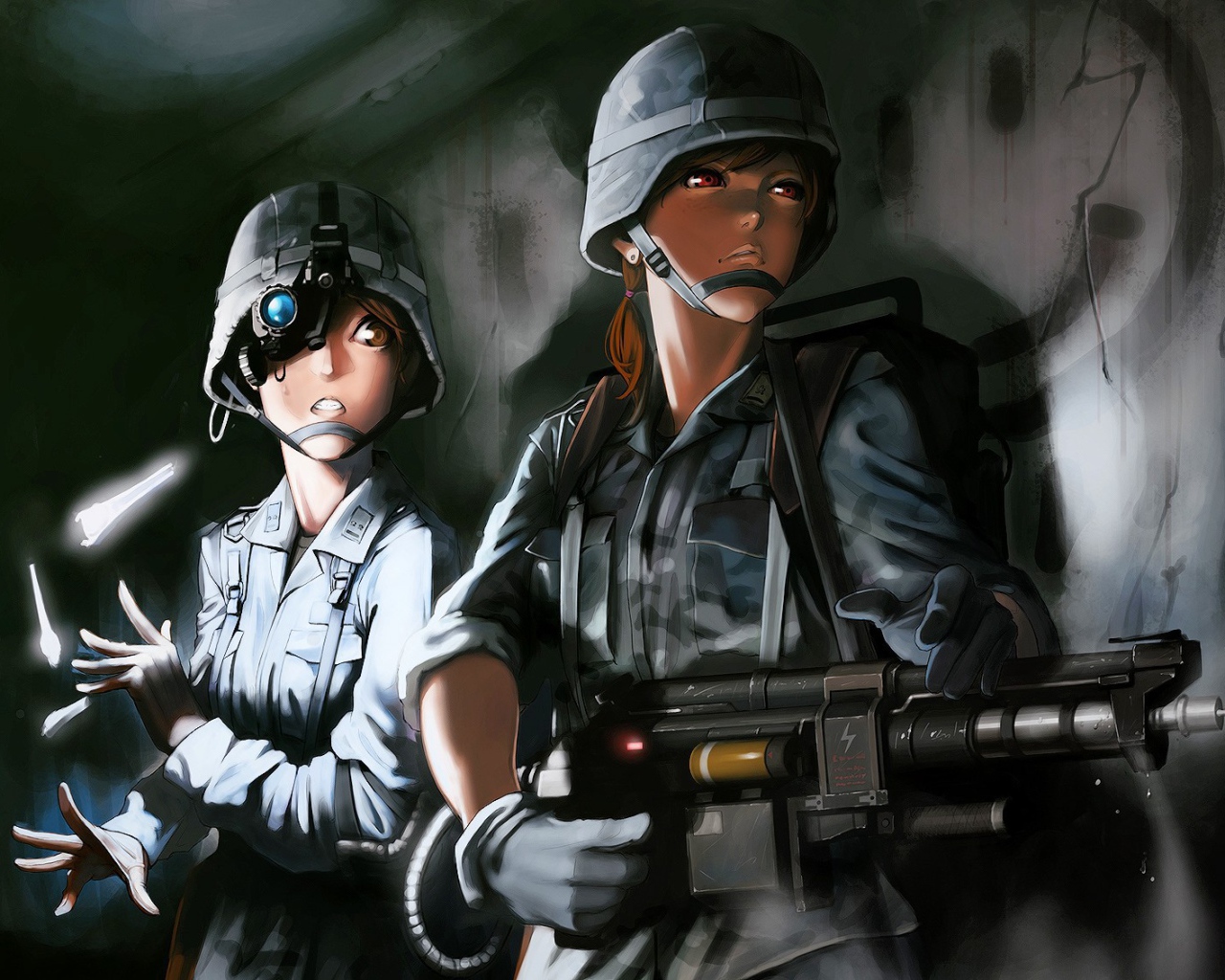 Брюнетки с оружием в перчатках