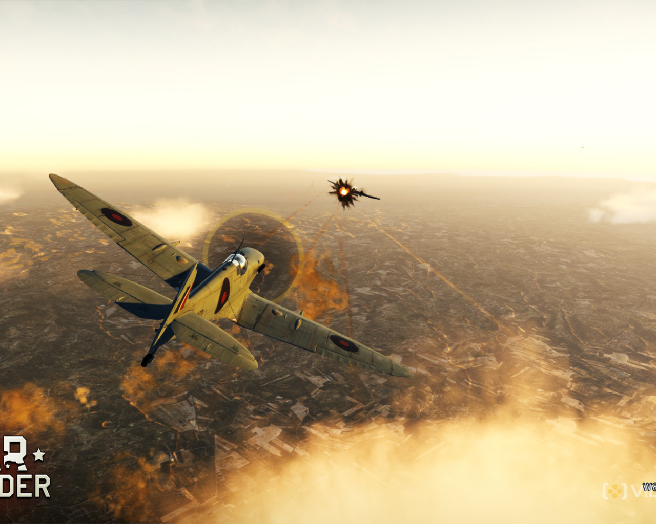 War Thunder военный самолет попал в цель