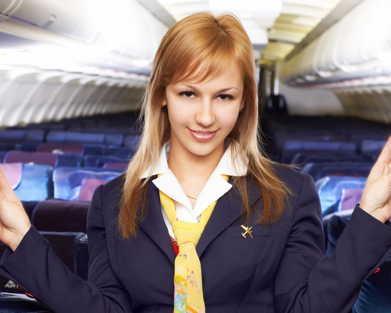 Стюардесса блондинка