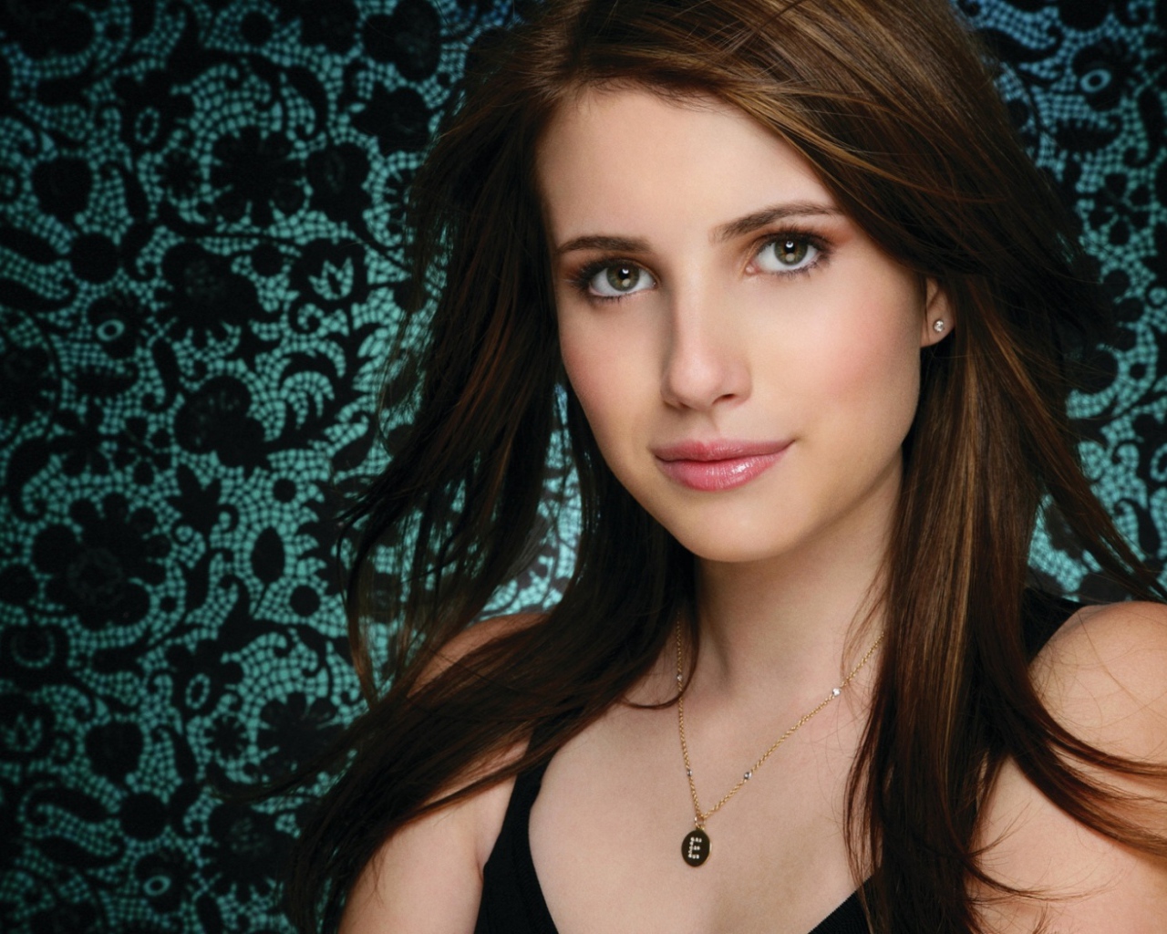 Девушка Эмма Робертс 