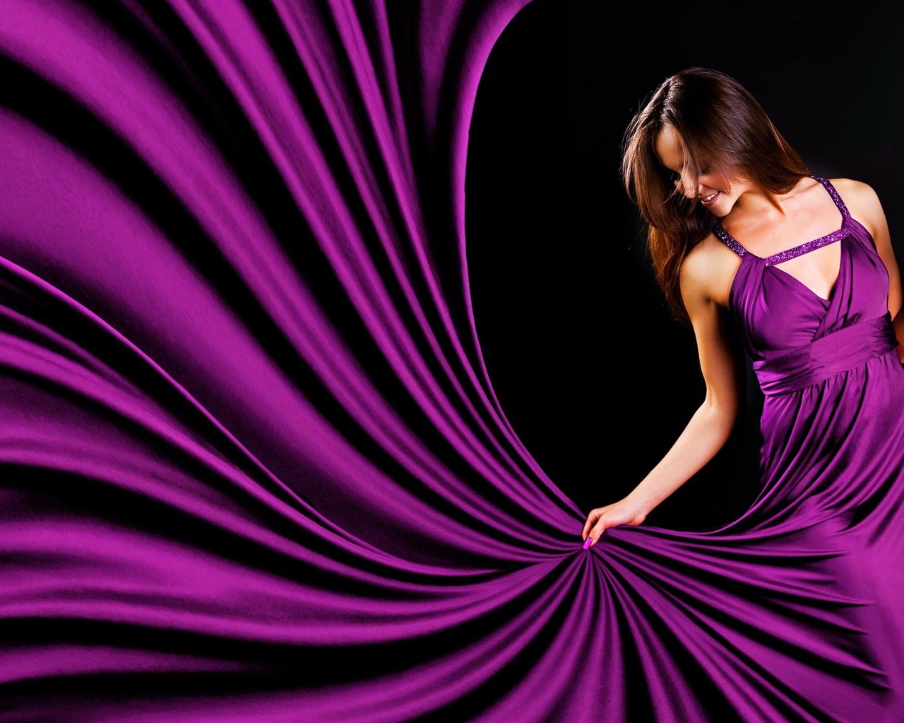 Девушка в сиреневом платье