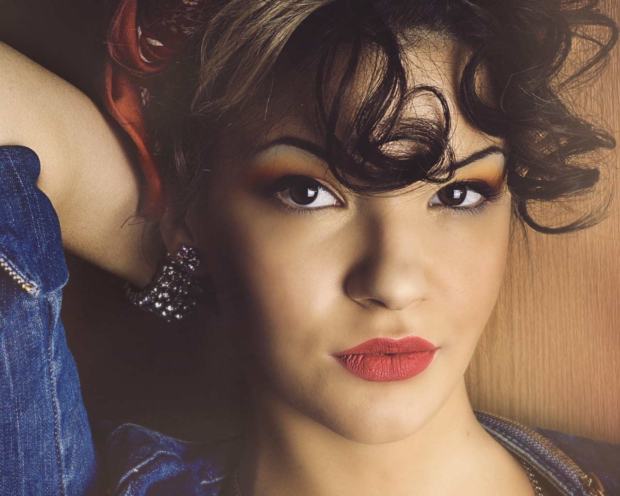 Девушка с черными глазами