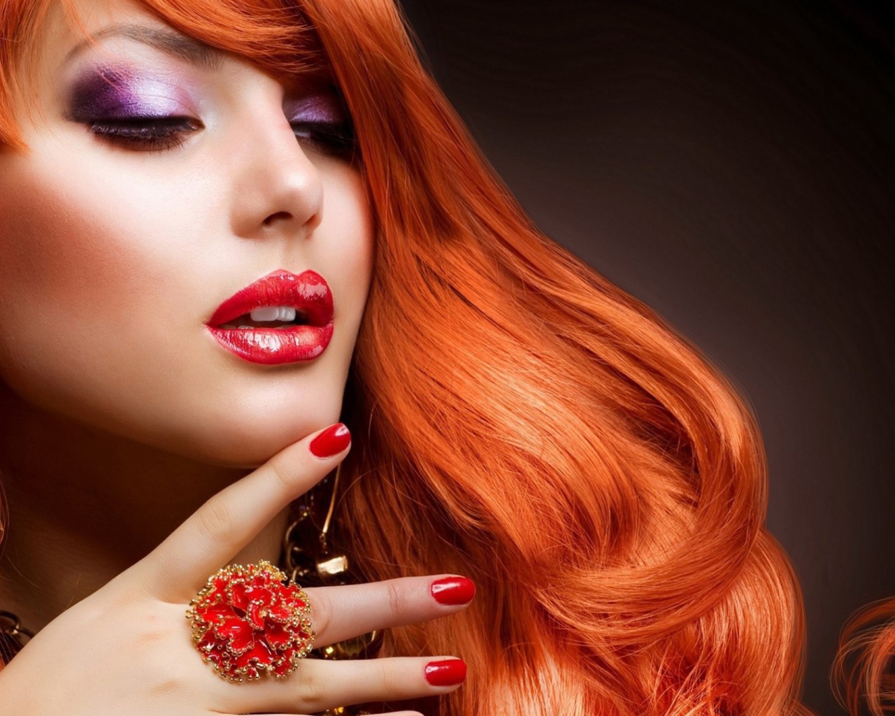 Красный макияж
