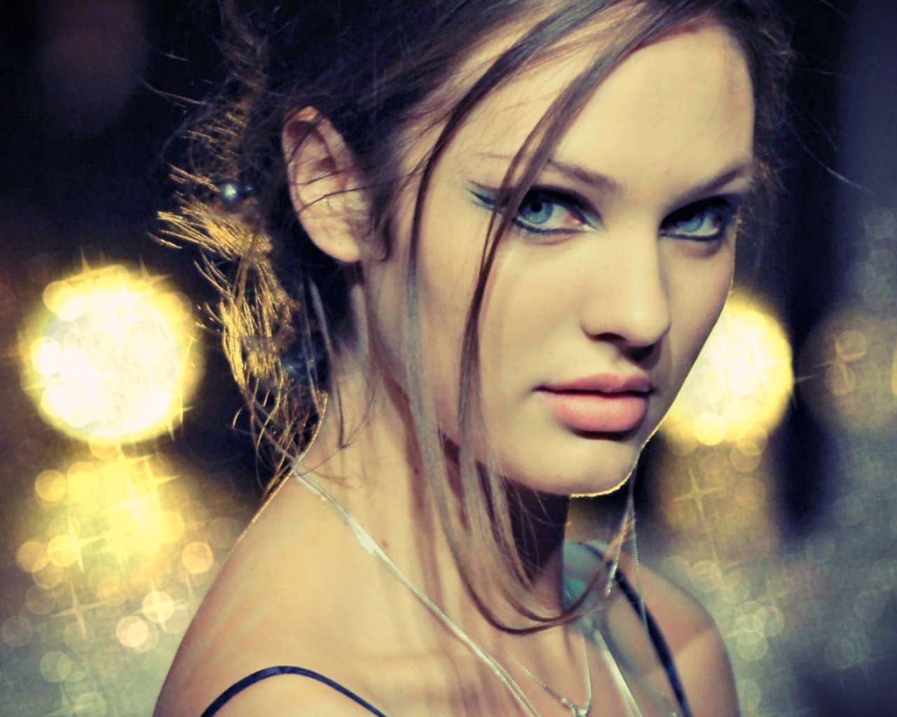 Женщина модель Кэндис Свейнпол