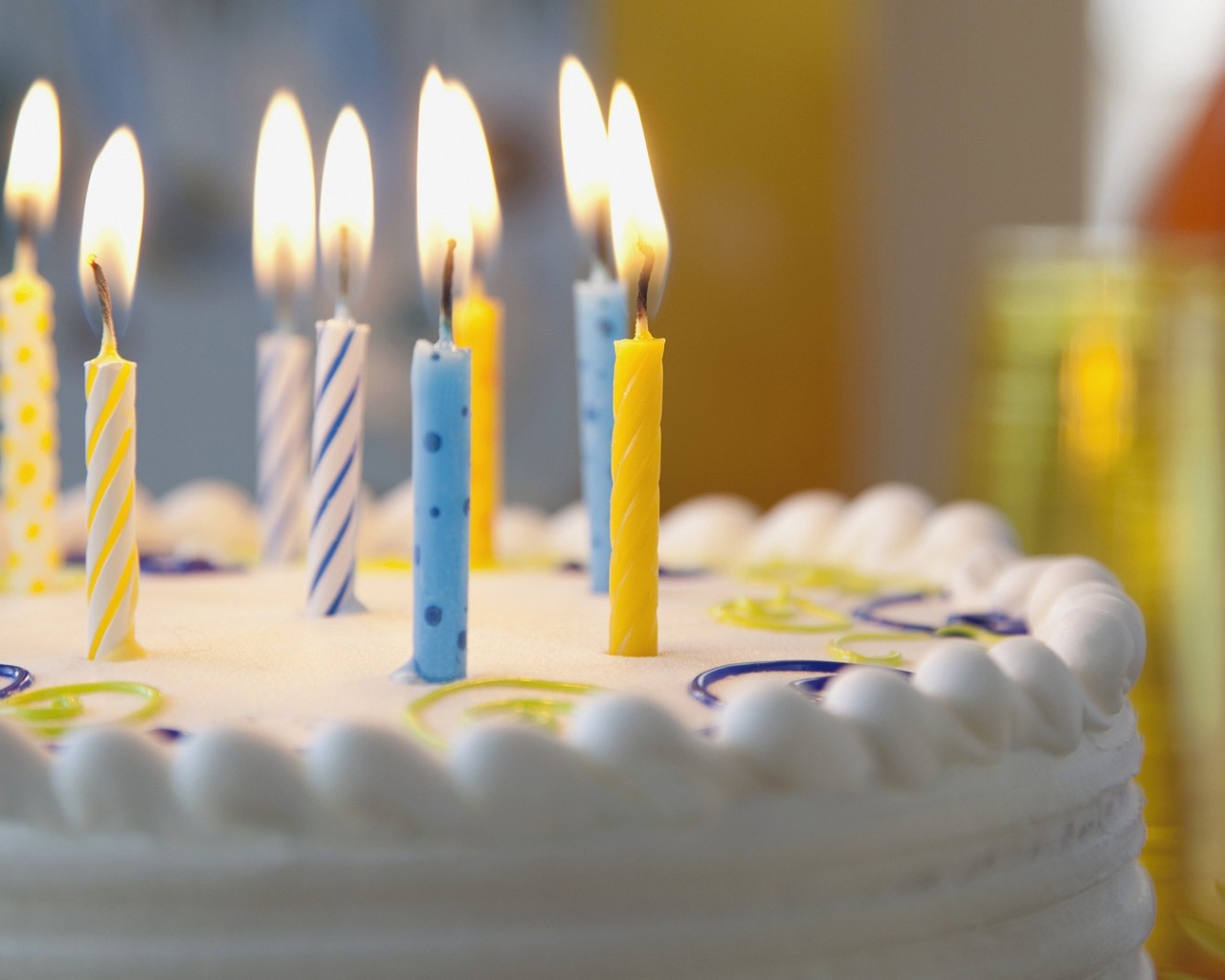 Торт со сливочным кремом на день рождения