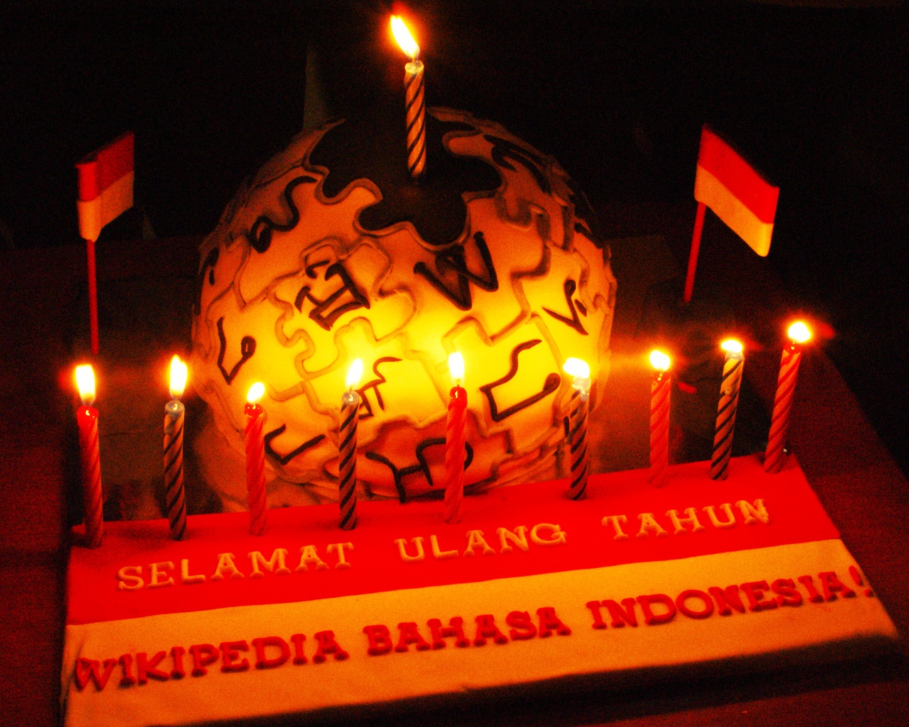 Индонезия торт на день рождения