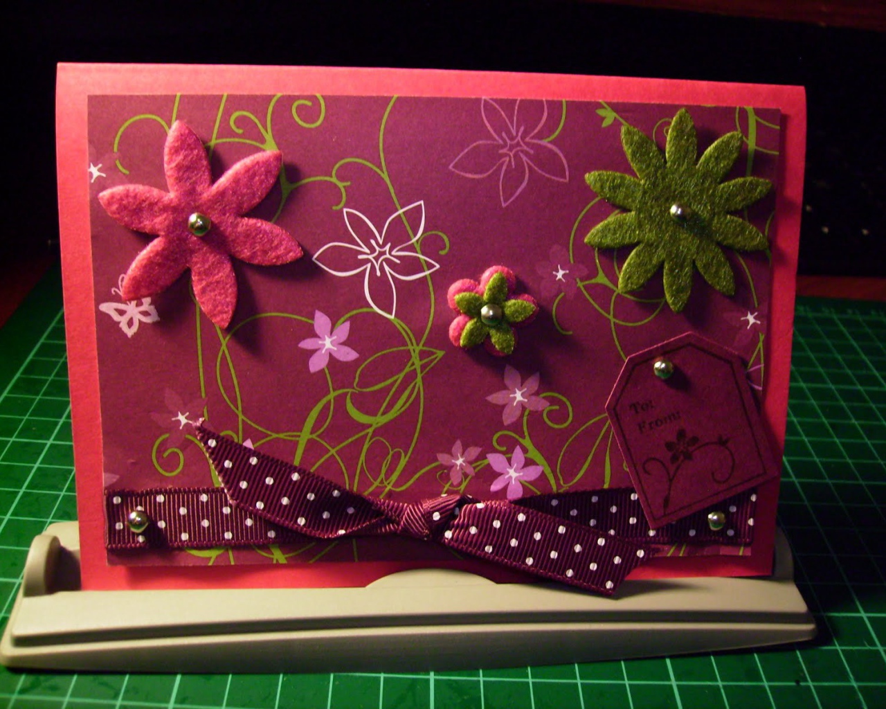  Розовая поздравительная открытка