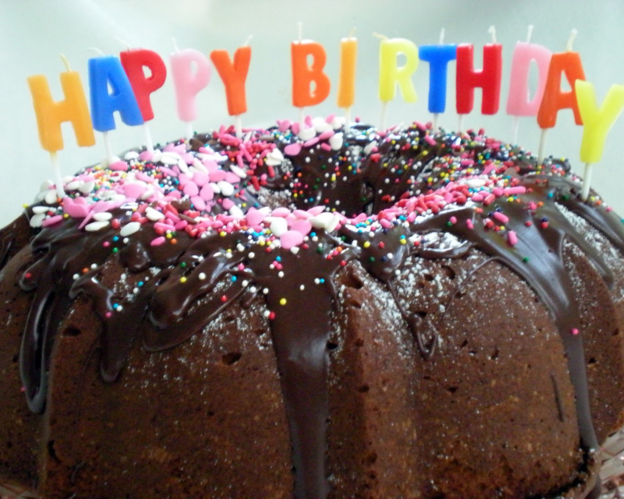 Шоколадный торт ко дню рождения