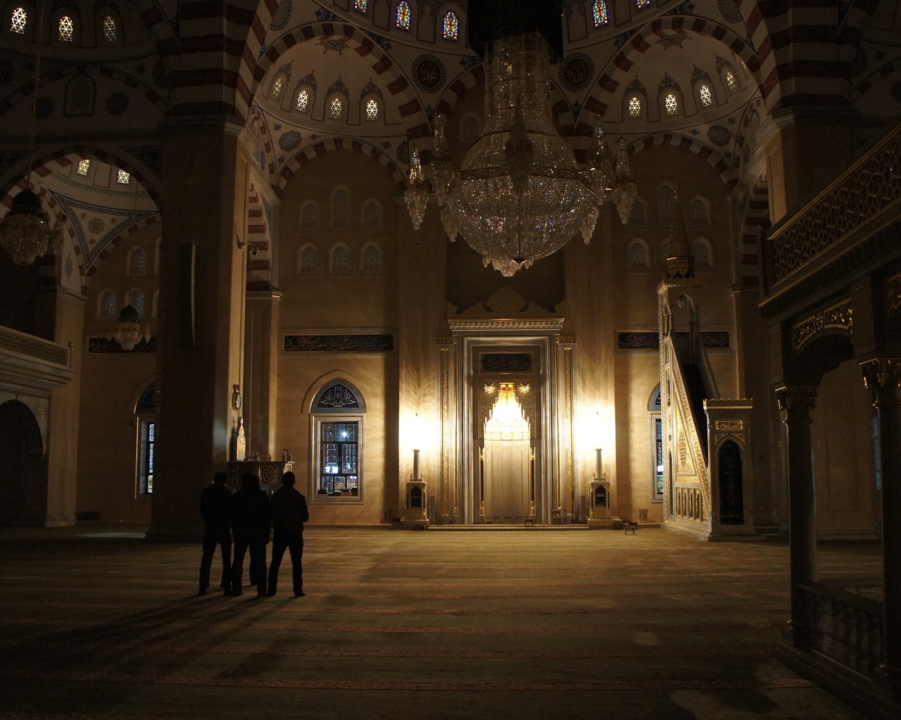 Зал в мечети
