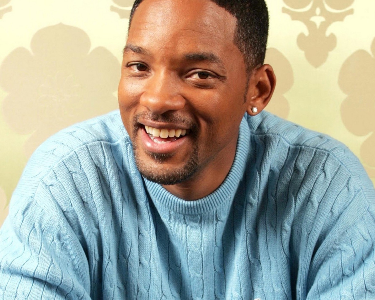 Актер Уилл Смит в свитере