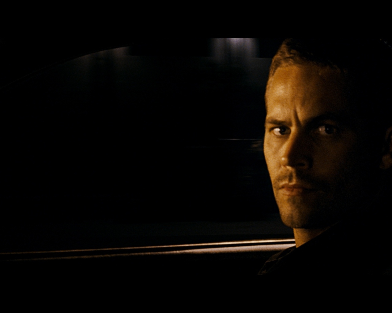  Пол Уокер едет в середине ночи