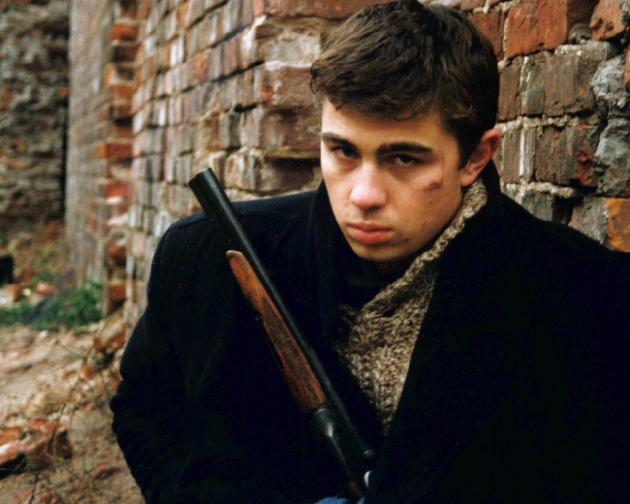 Кадр из фильма Брат