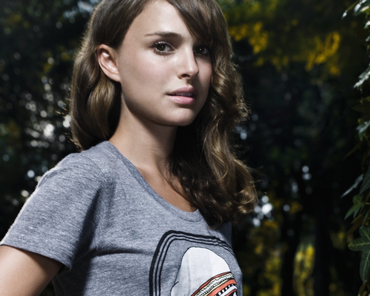 Natalie Portman in a t-shirt