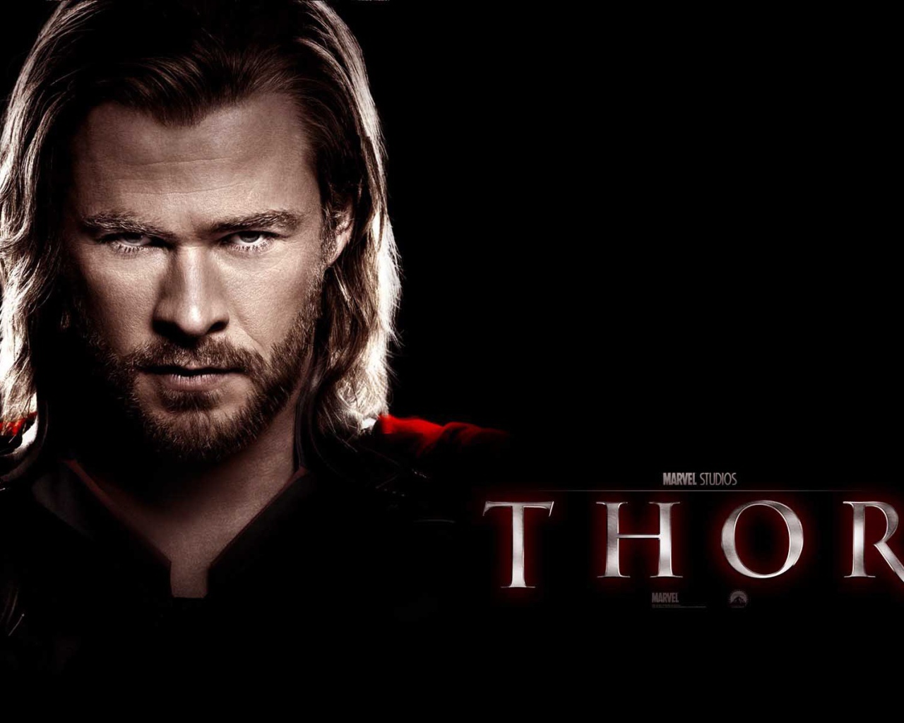 Тор темный мир: Герой в темном фоне