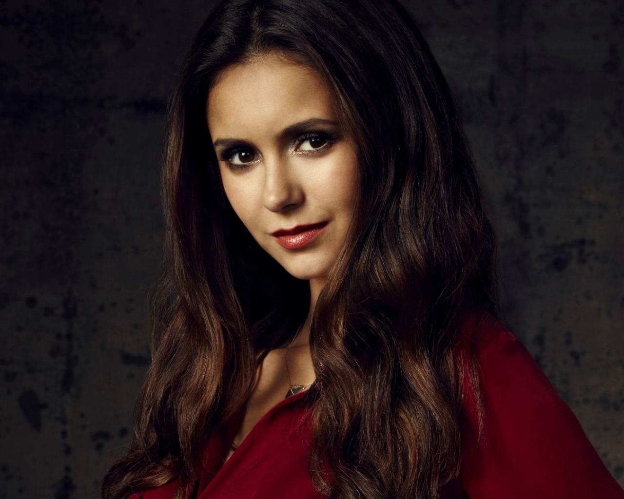 Актриса Нина Добрев