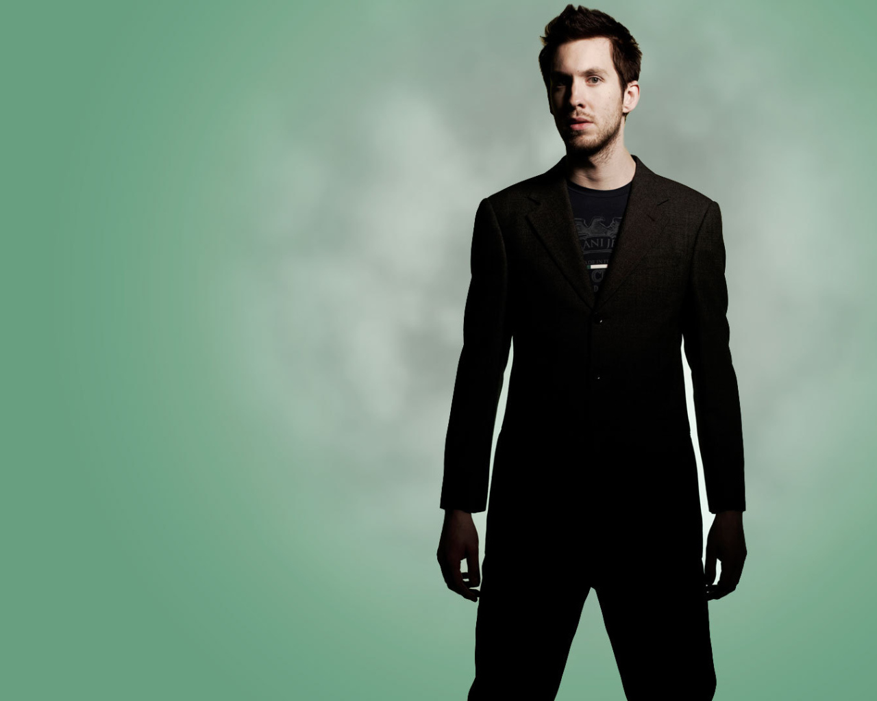 Calvin Harris на берюзовом фоне