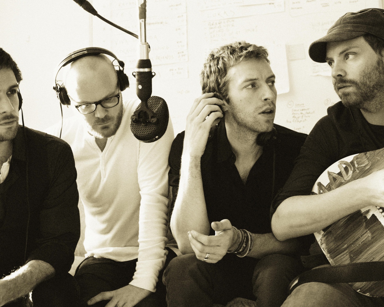 Coldplay записывает новые песни