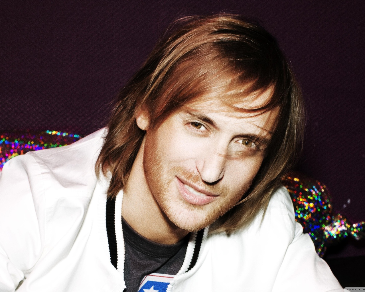 David Guetta улыбается
