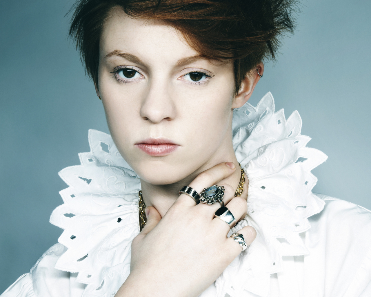 La Roux позирует для камеры