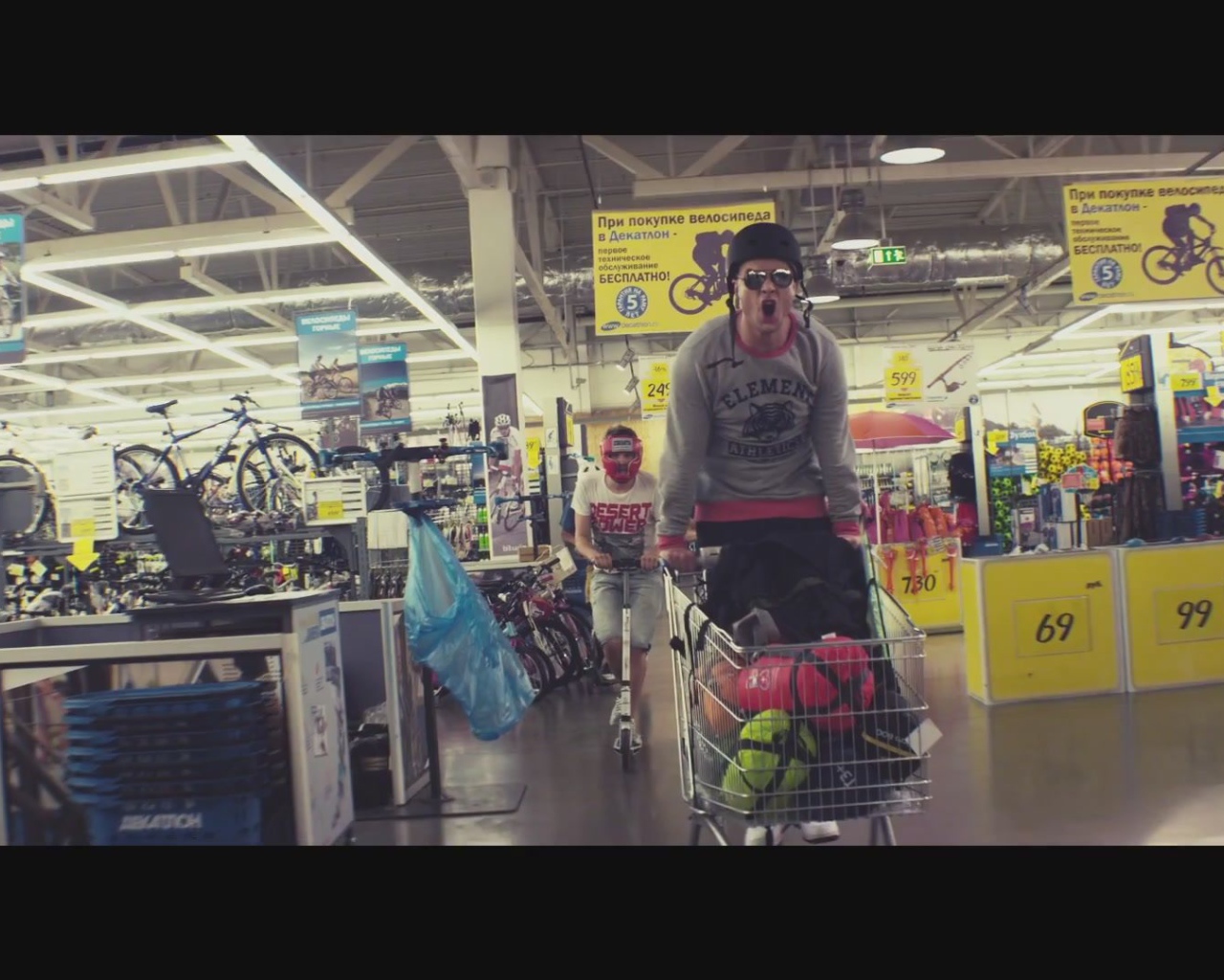 Макс Корж клип Жить в кайф