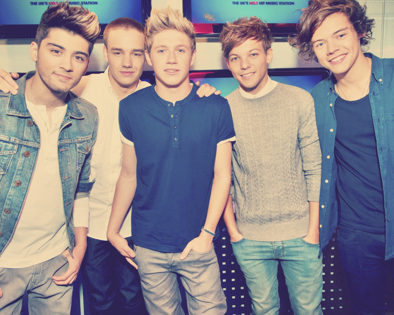 One Direction в студии