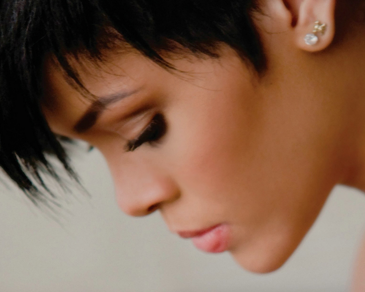 Rihanna короткие волосы