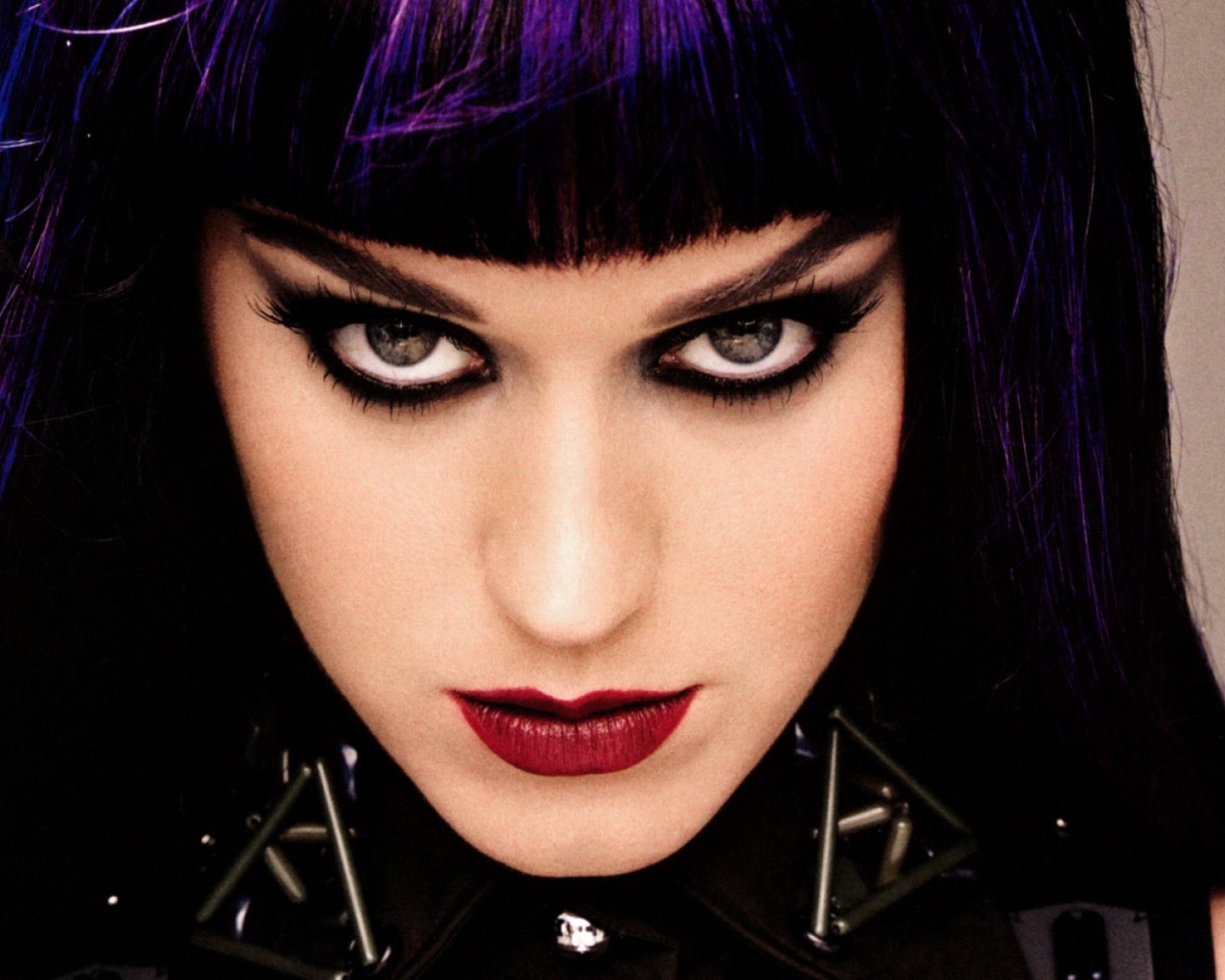 Суровый взгляд Кэти Перри