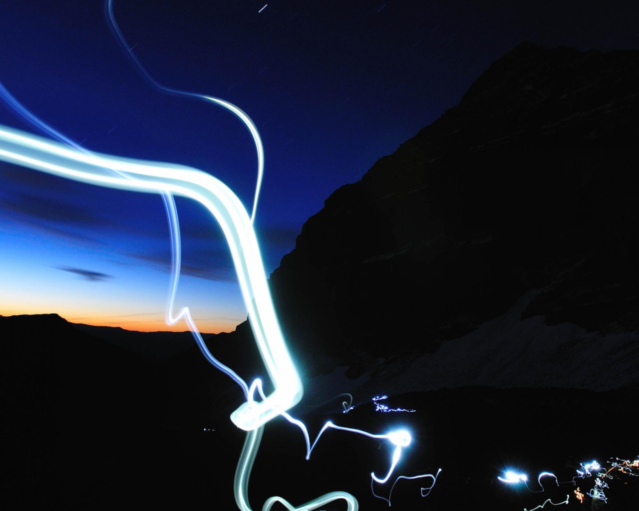 Полоски света в ночи