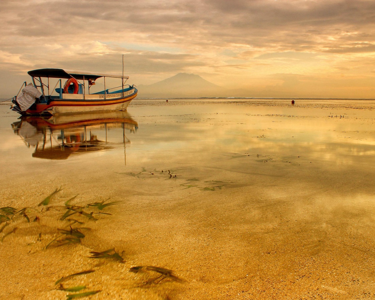 Тихое утро на озере