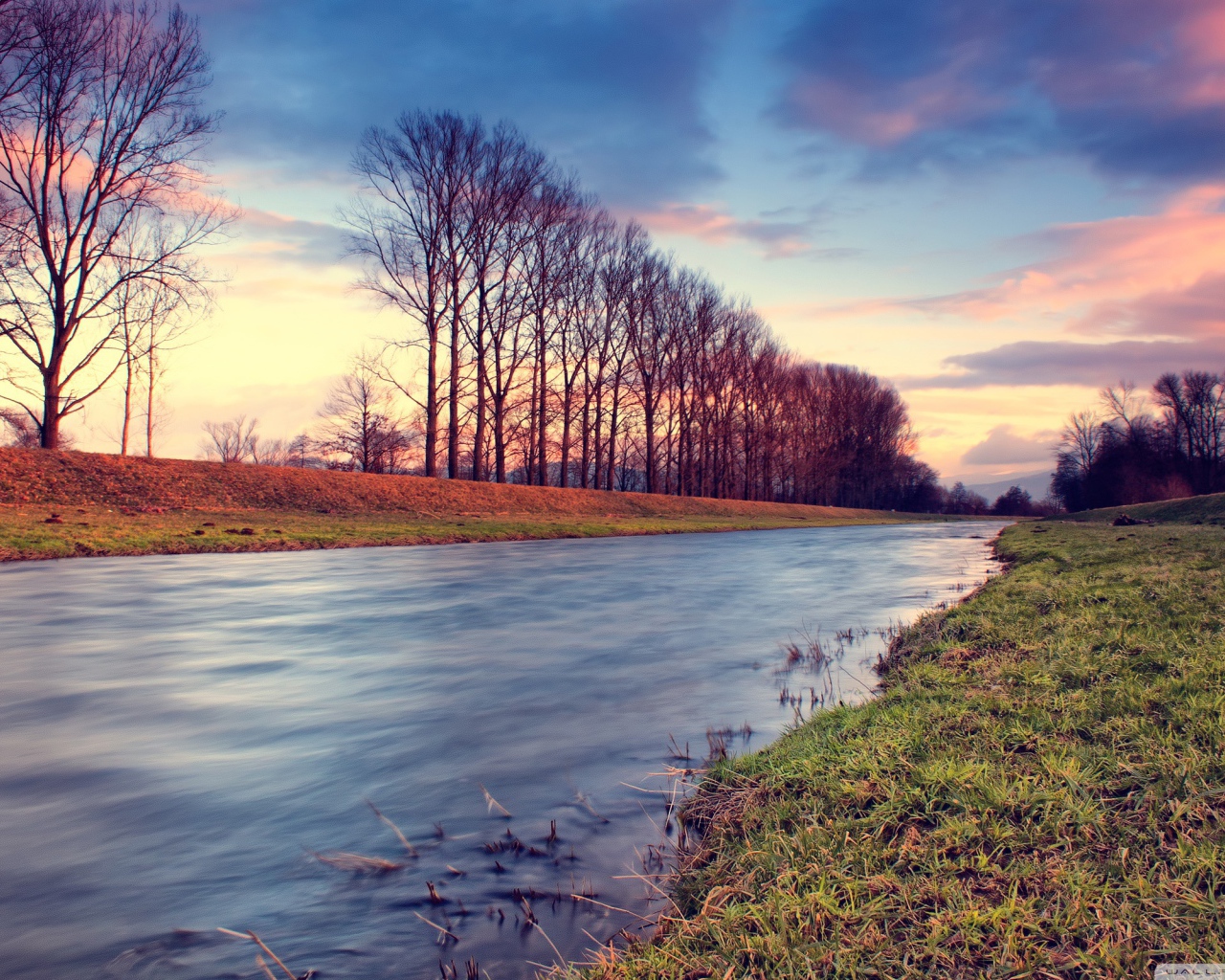 Небольшая речка