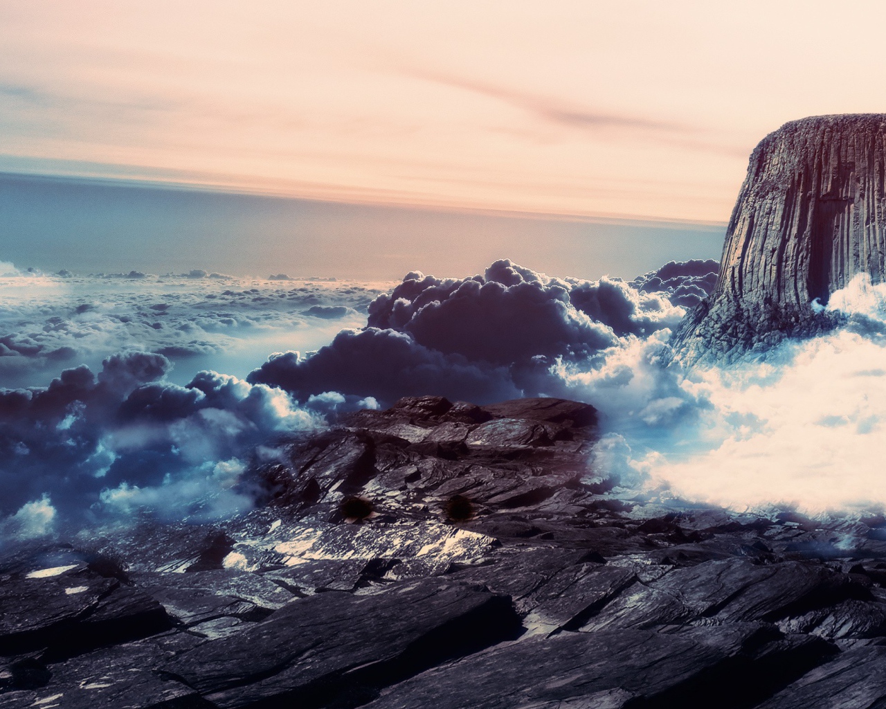 Горный пейзаж выше облаков