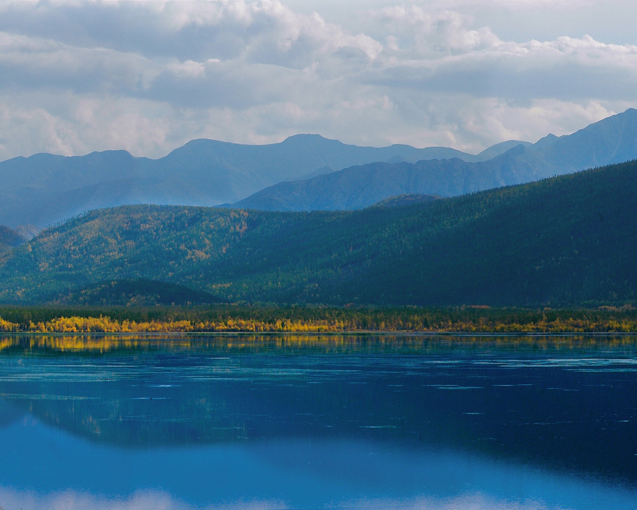 Горы и морская гладь
