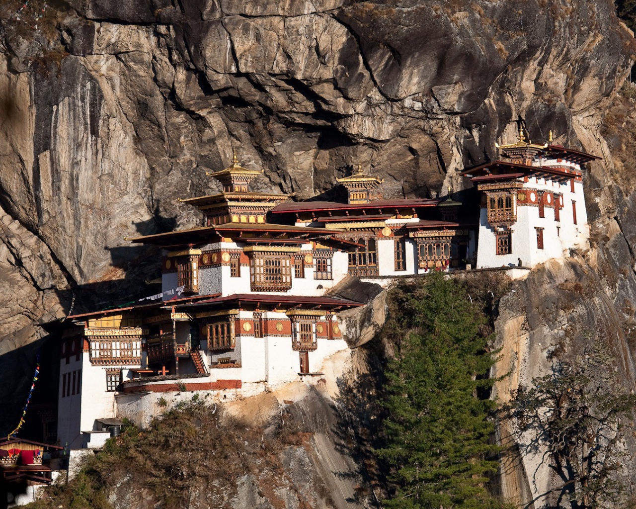 Дом на скалах