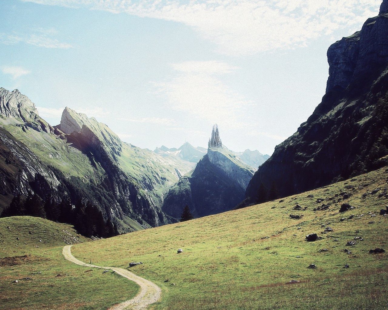 Горный ландшафт с дорогой