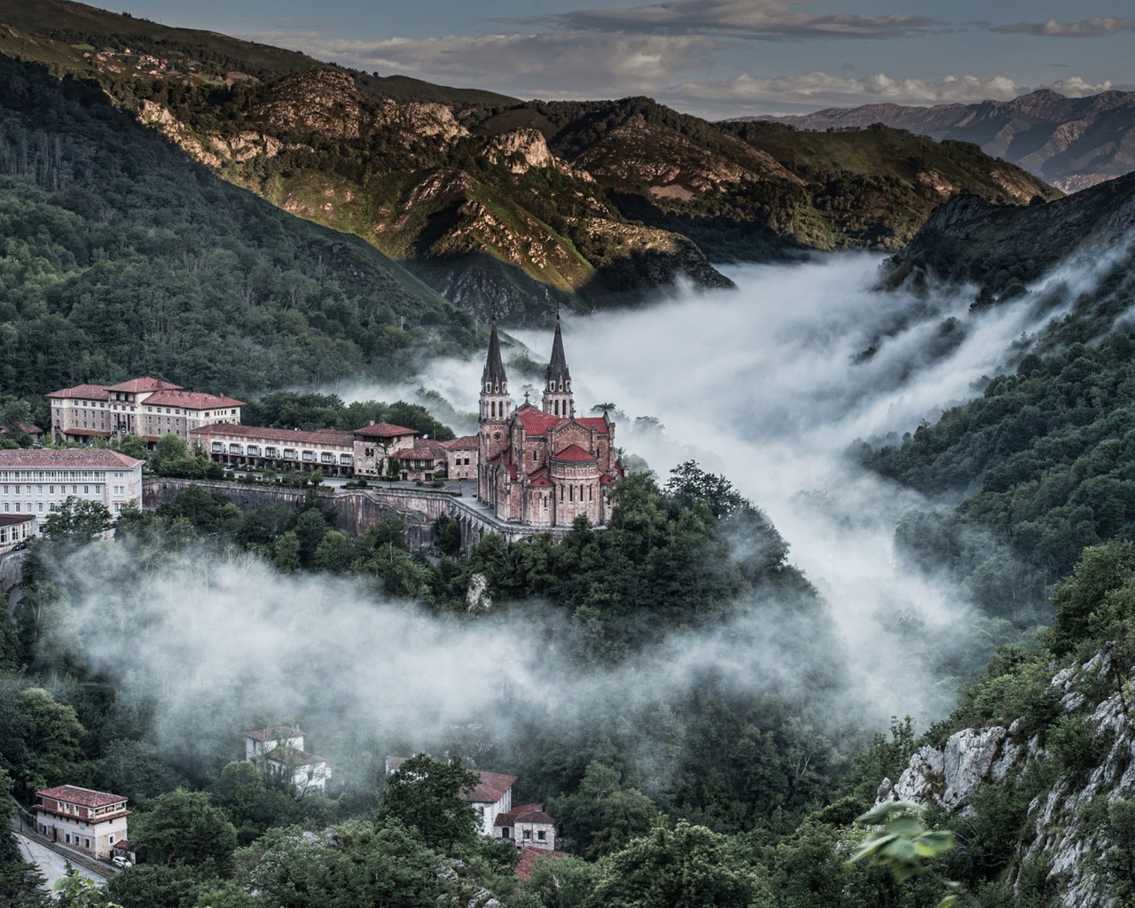 Храм в горах