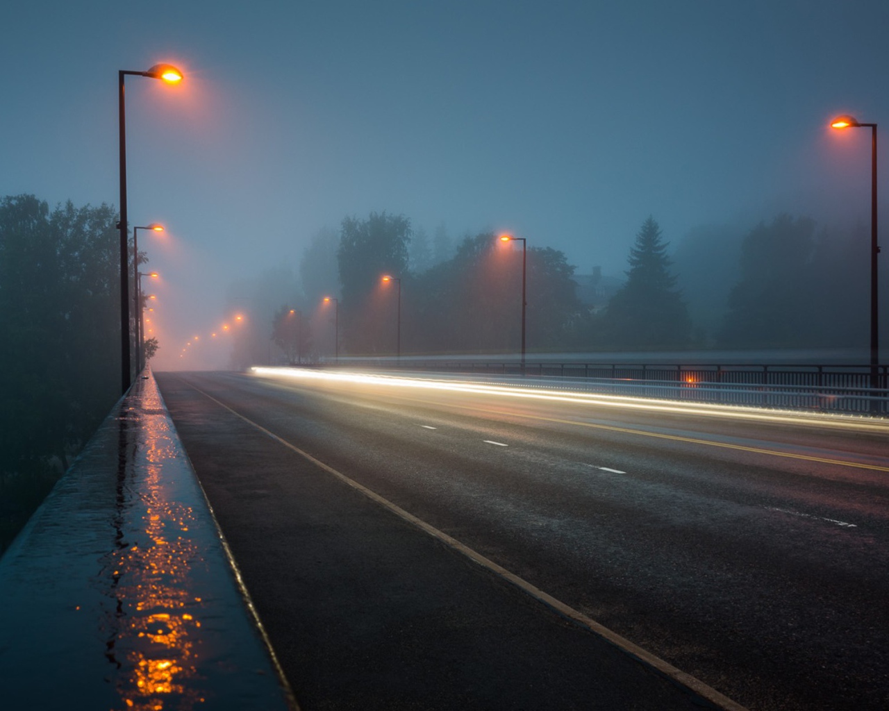 Раннее утро на дороге