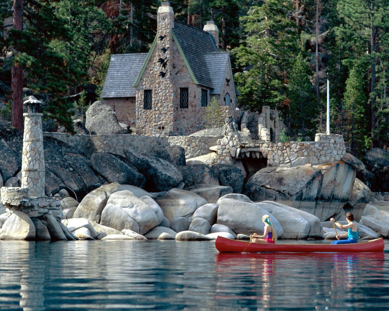 Озеро Тахое с лодкой