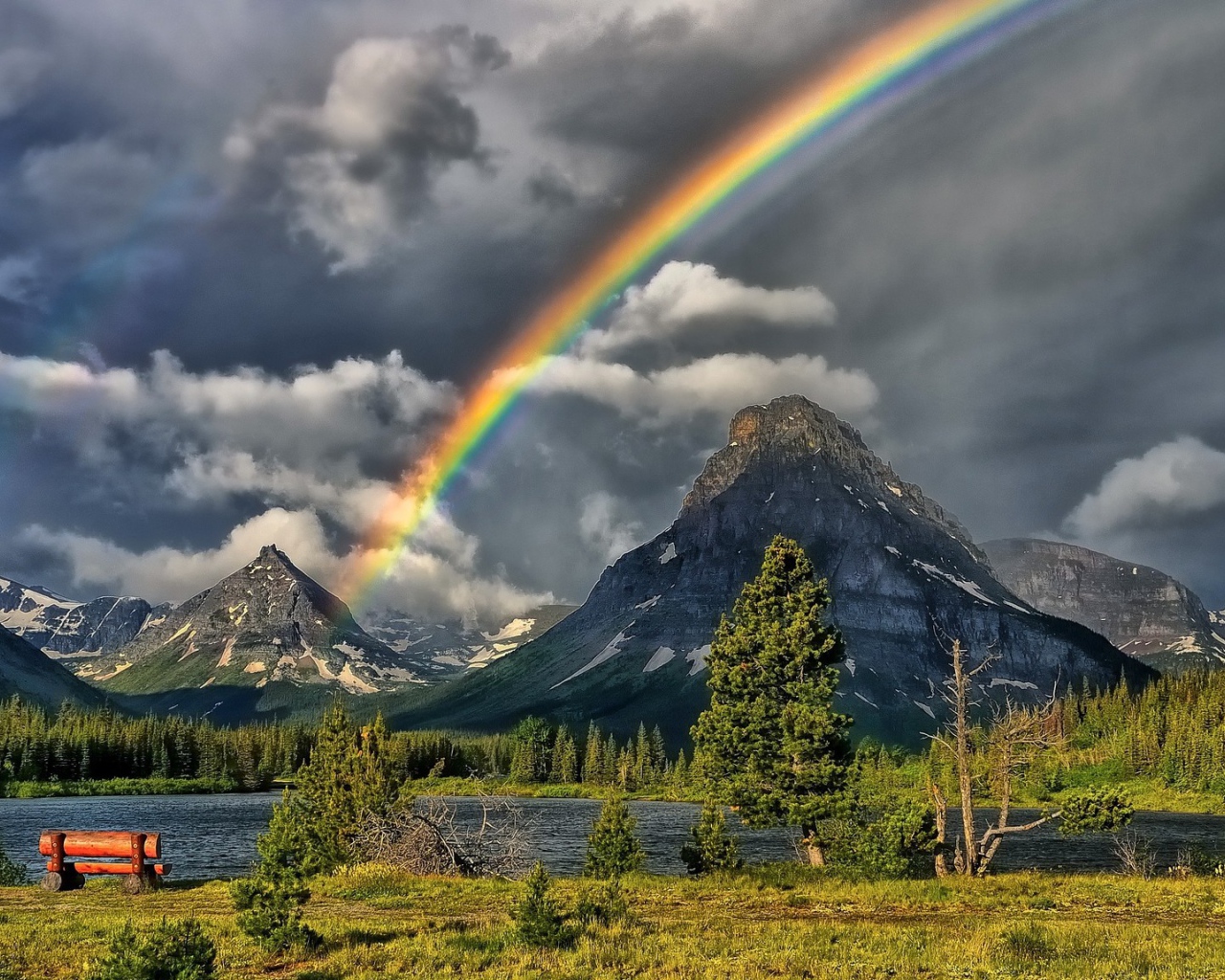 Радуга над горным озером