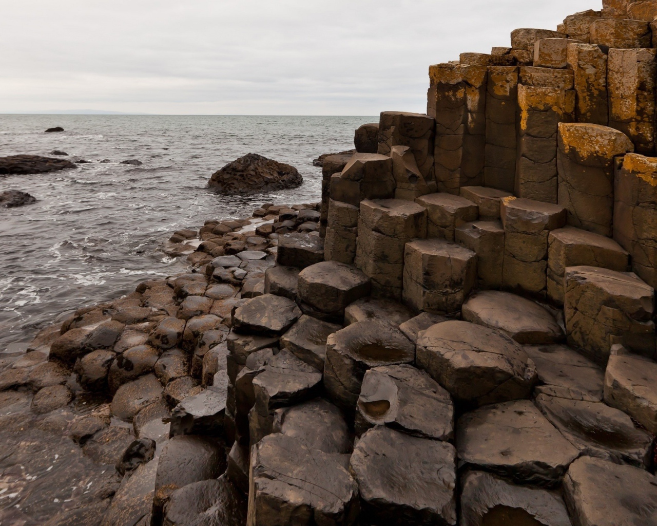Морской берег ступени