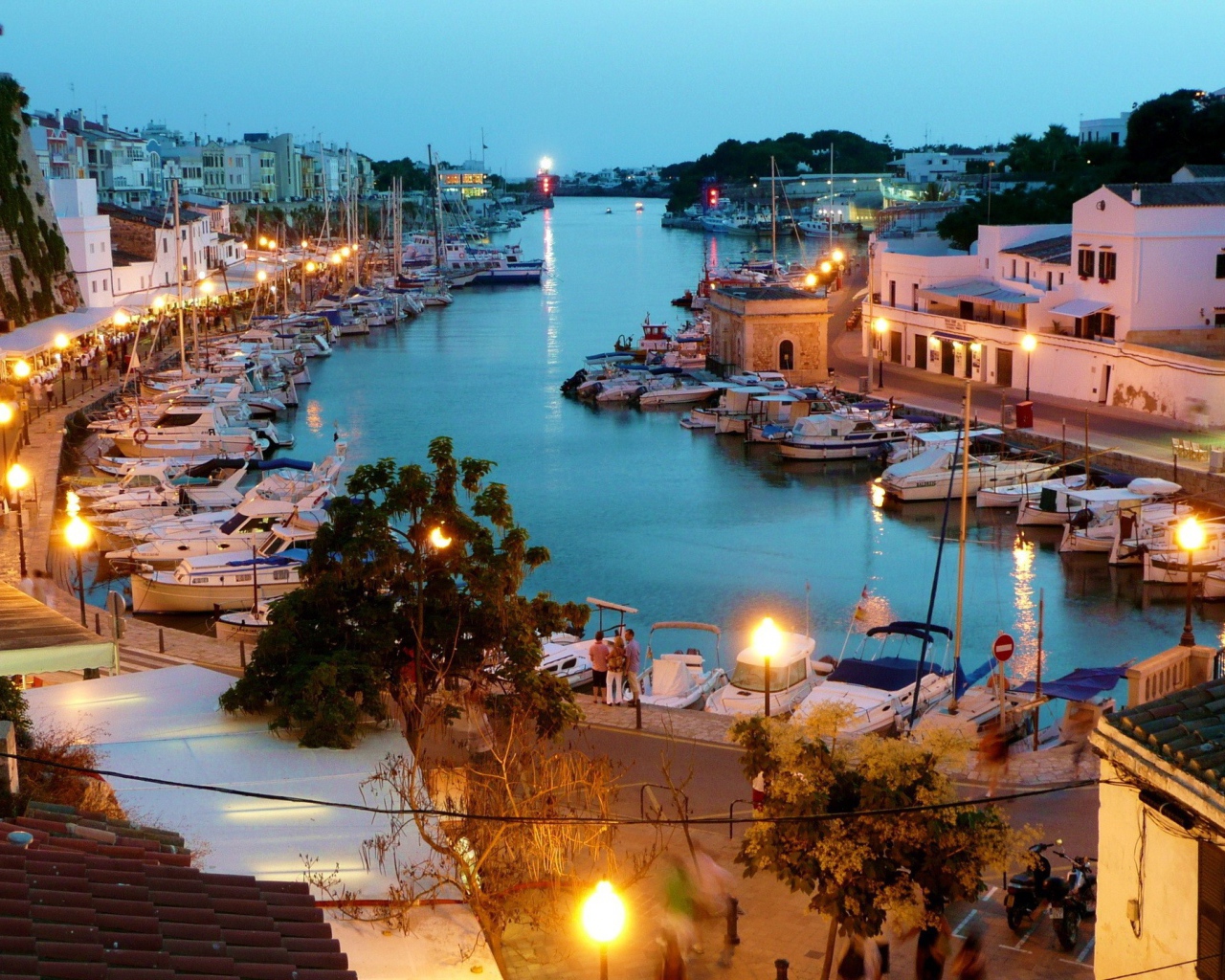 Вечером на причале