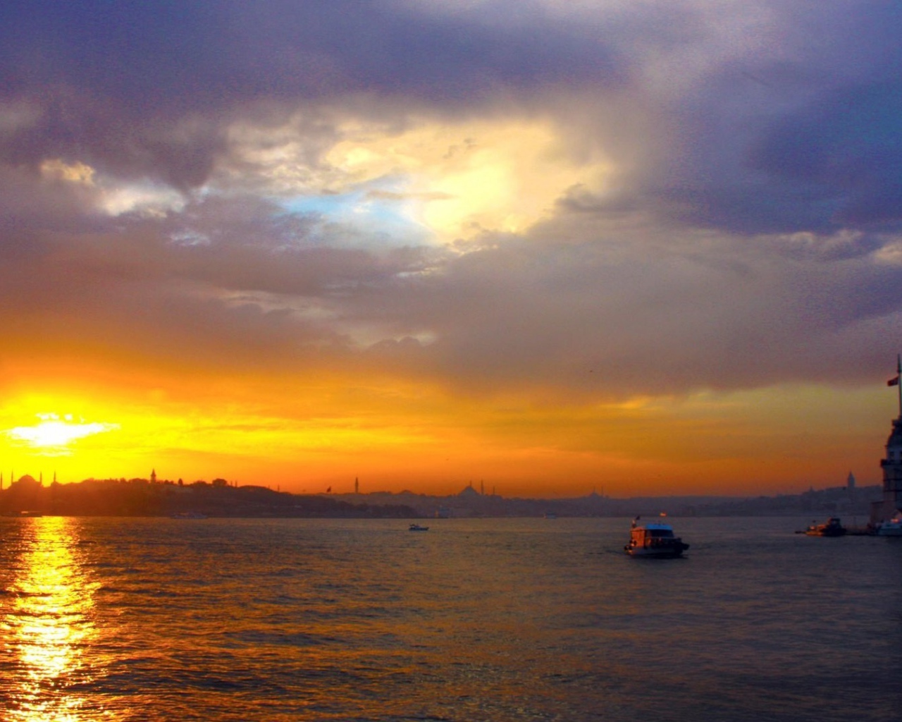 Морской пейзаж с закатом