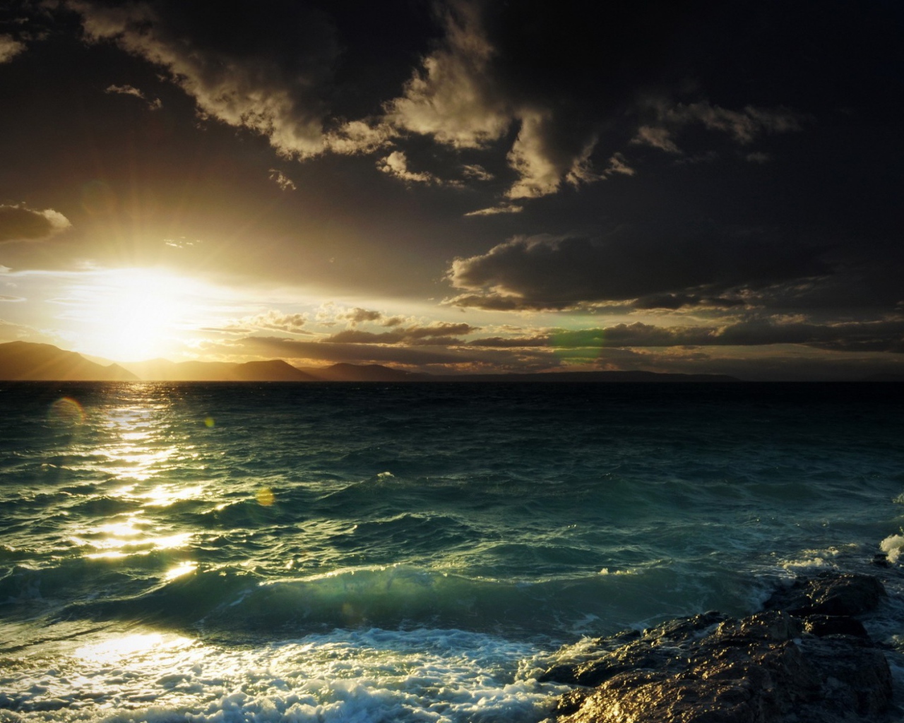 Закат и волны