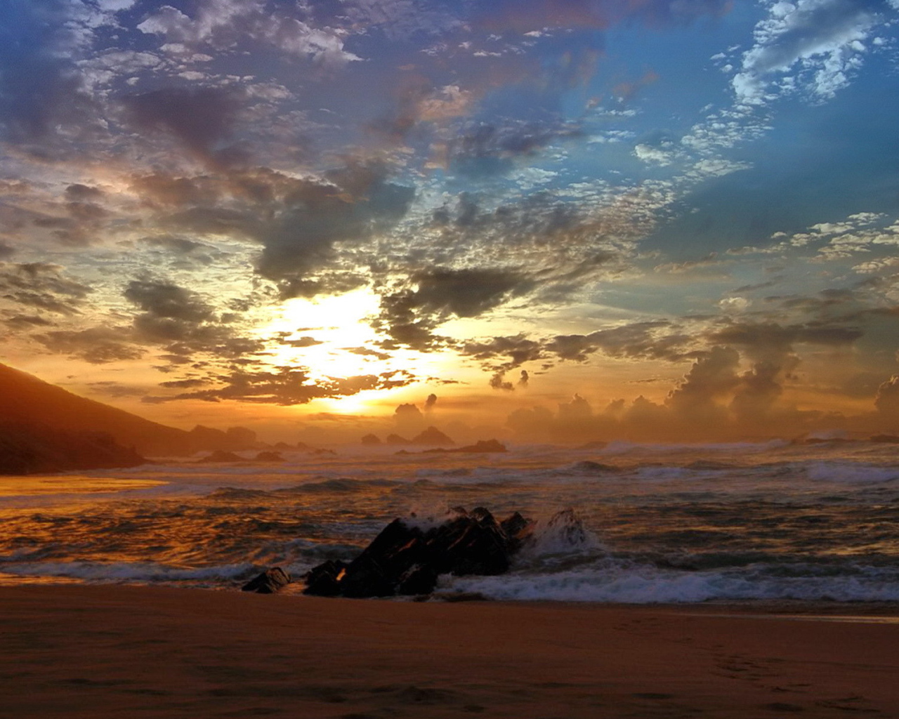 Закат на облачном небе