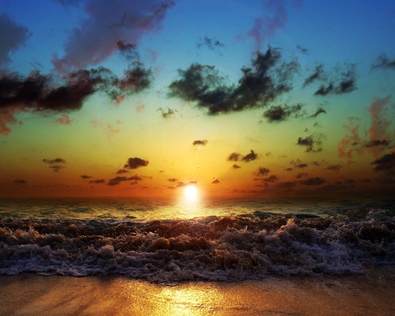 Закат над волной