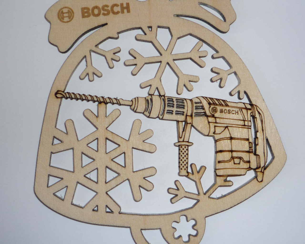 Елочные игрушки из дерева