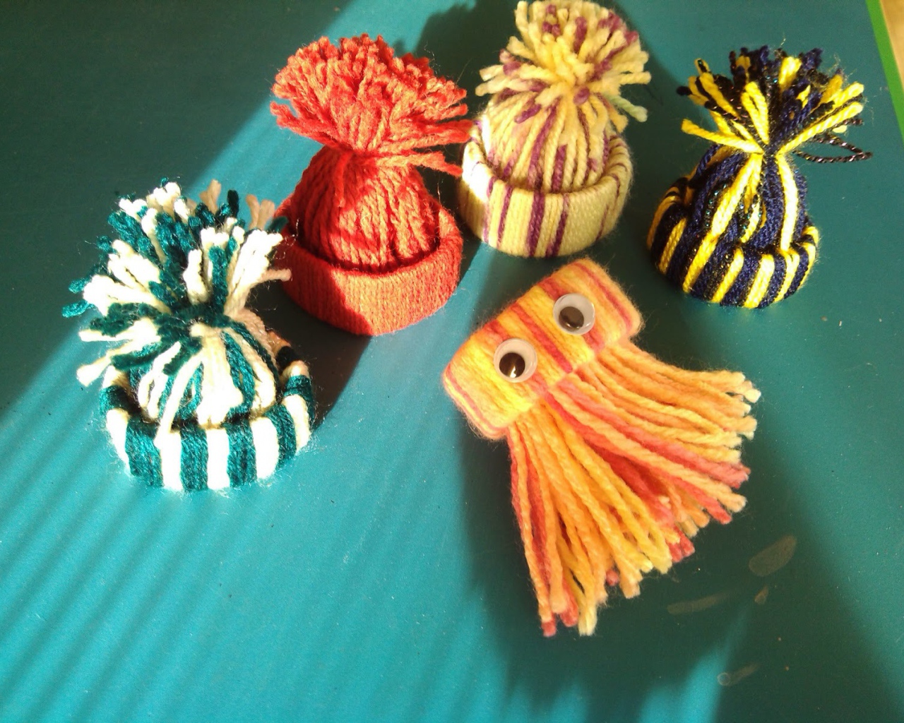 Елочные маленькие игрушки